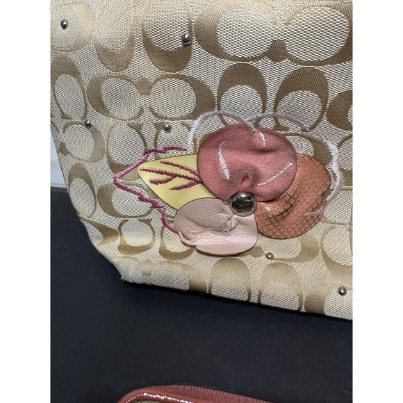 Coach Bleecker Beige & Pink Signature C Canvas Tote w/Matching Wallet See Desc - Picture 3 of 16